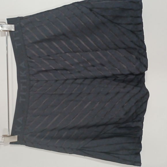 ✨3/$25✨Titika Black Skort - S - Picture 1 of 5